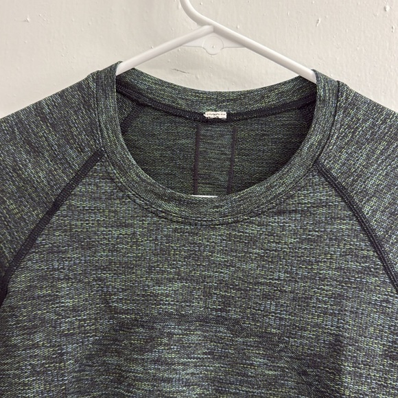 Lululemon Swiftly Speed Long Sleeve sz 4 
Black / Deep Coal / Clean Green /Azure - Picture 7 of 10